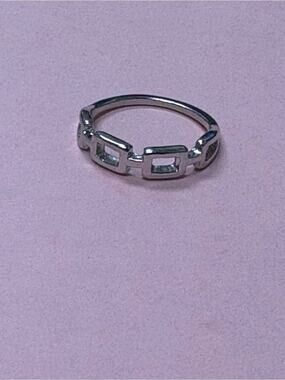 Silver Tone Geometric Link Ring – Size 8 / 18mm – NWOT ✨